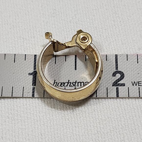 Wide Chunky Polished Gold Tone Earrings Hoop Huggie Leaver Back Monet Vintage - Picture 5 of 7